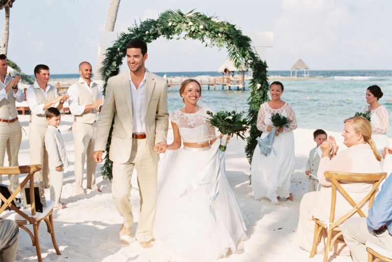 Green-leaves-wedding-arch